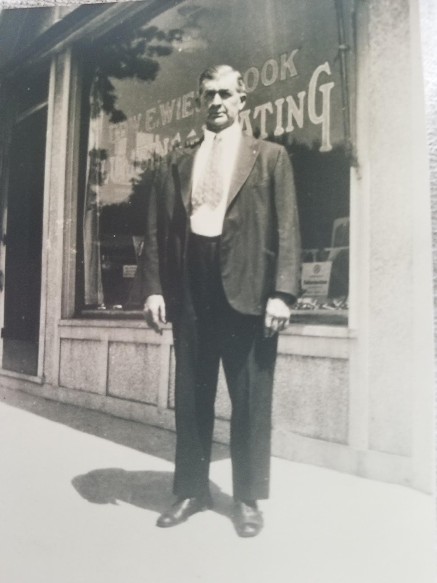 Edward E. Wiesbrook's original plumbing company building in Chicago